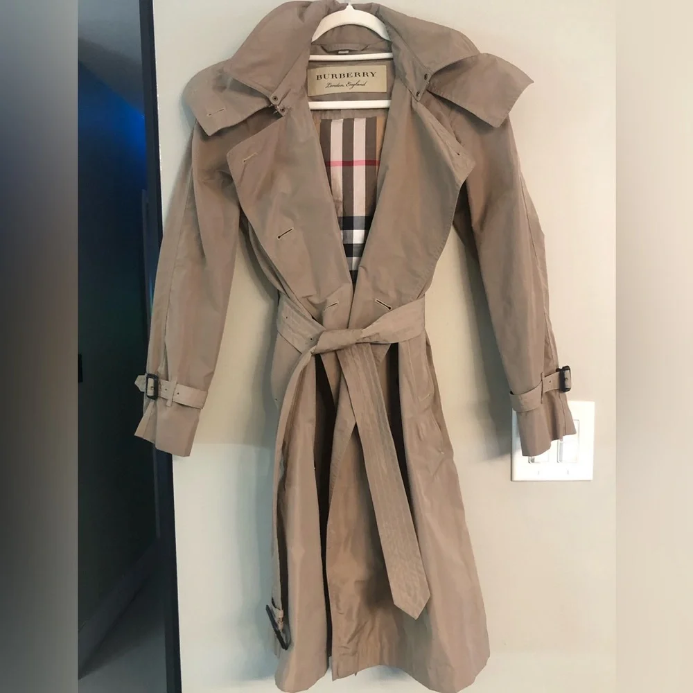 Burberry Tan Trench Coat with Hoodie - Picture 4 of 13